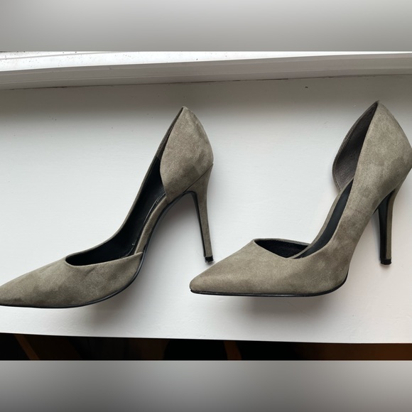 Guess Pumps - Size 7.5 - Picture 2 of 6